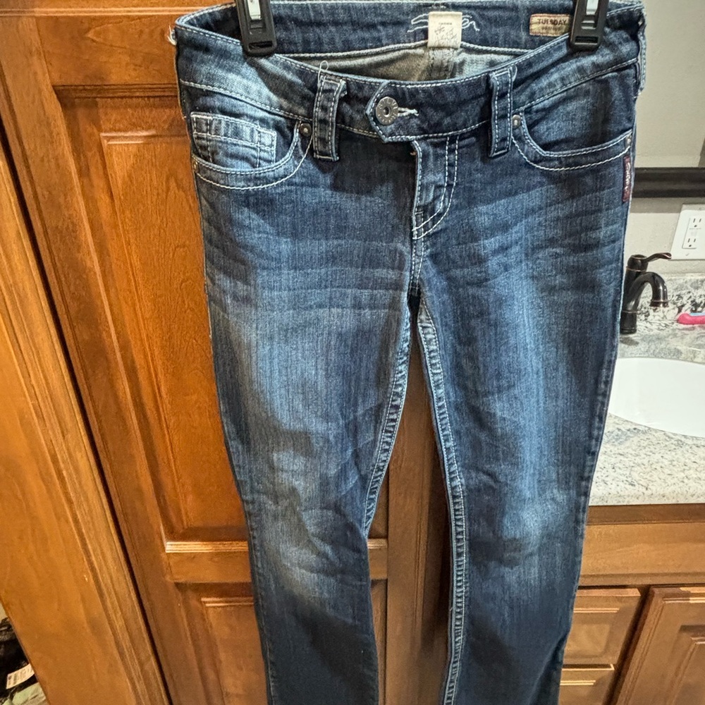 Silver Tuesday Bootcut jeans. Size 28 waist 31 inseam.